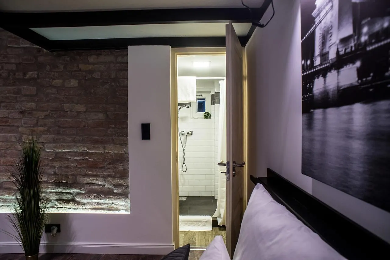 Апартаменты Very Stylish And Fresh Studio Home In The Center Будапешт